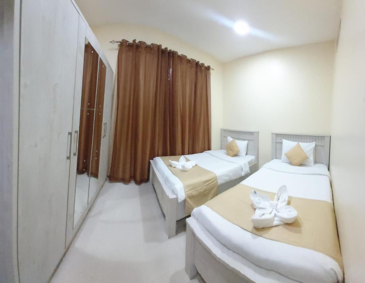 Al Khaleej Plaza Furnished Apartments Llc Ajman Bagian luar foto