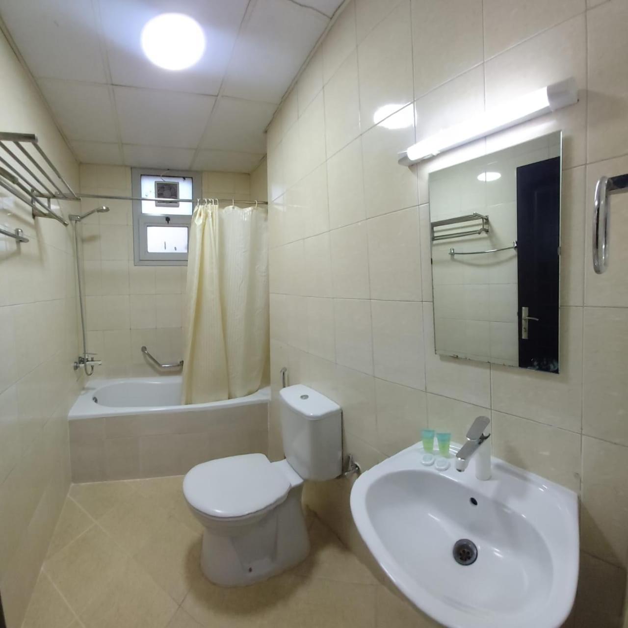 Al Khaleej Plaza Furnished Apartments Llc Ajman Bagian luar foto