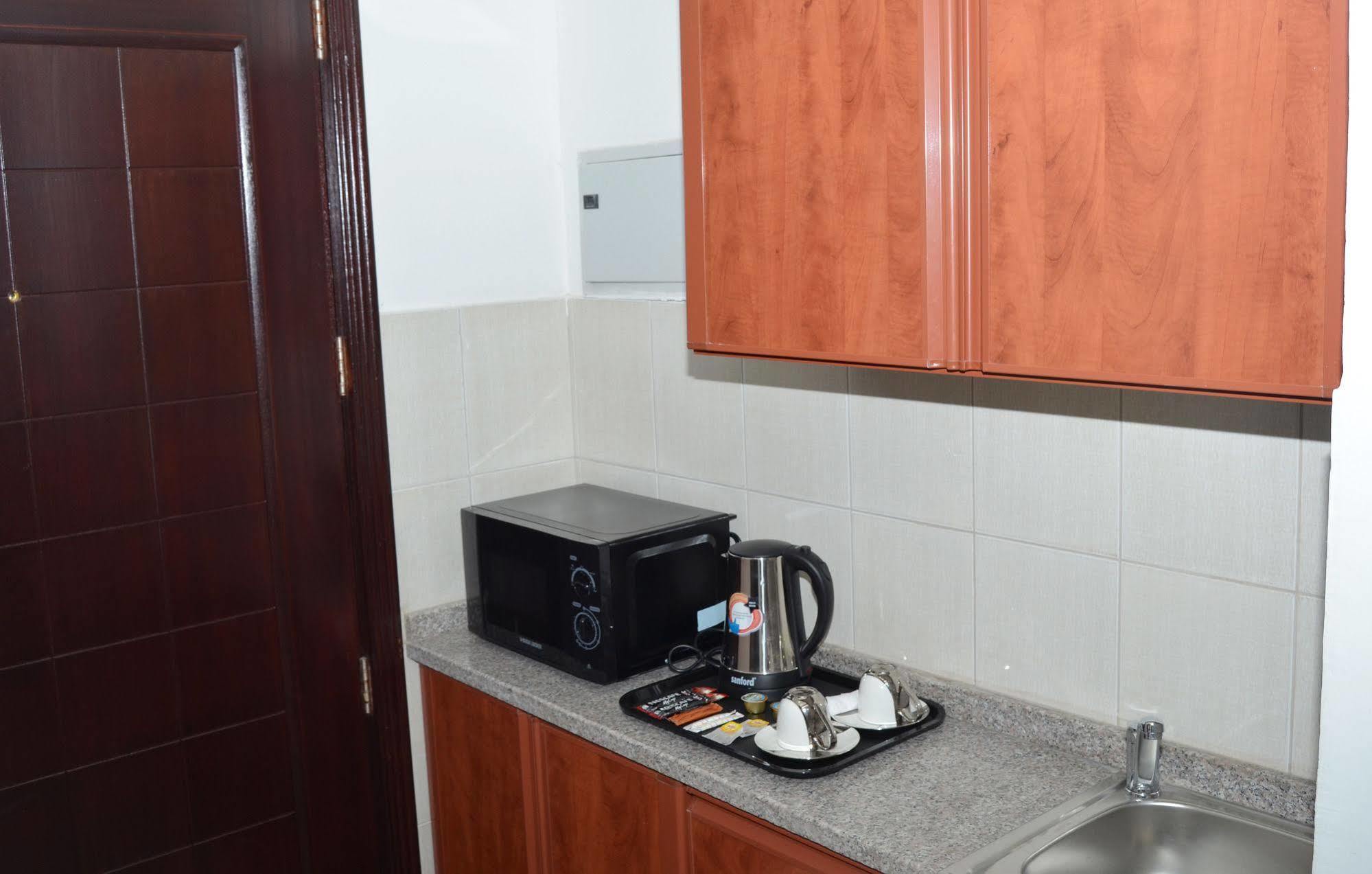 Al Khaleej Plaza Furnished Apartments Llc Ajman Bagian luar foto